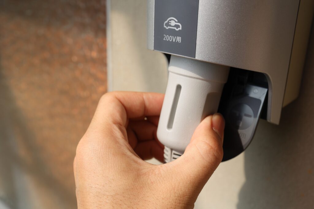 電気自動車充電用のコンセント