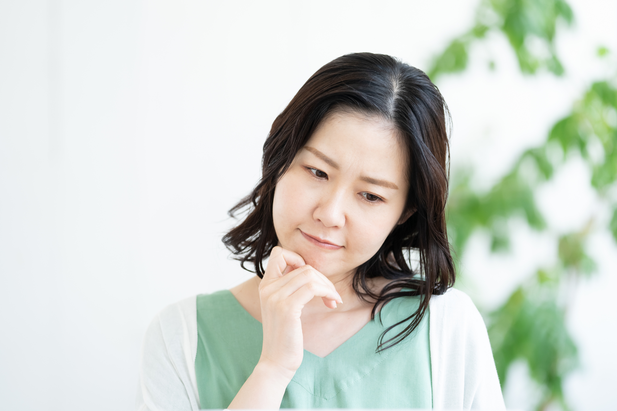 困っている女性の様子